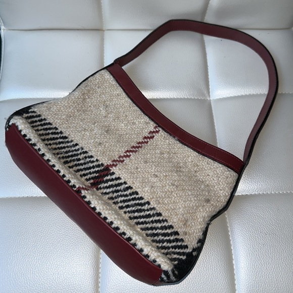 Burberry London wool nova check pochette baguette purse - Picture 13 of 13